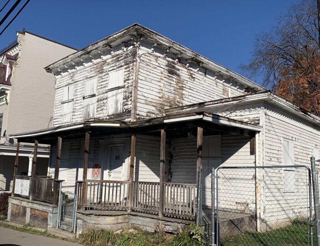 65 Phila Street before renovations