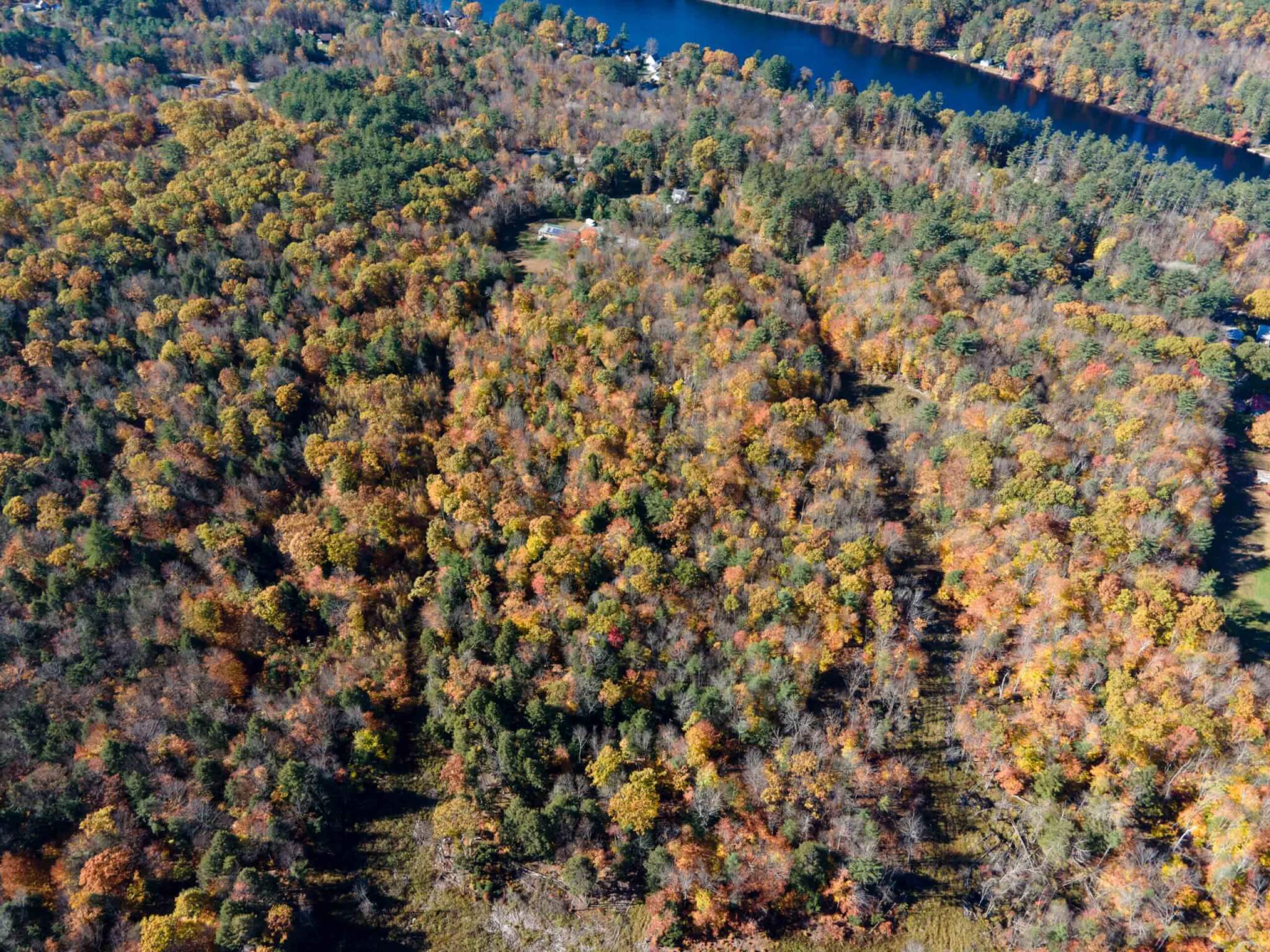 L18 East River Drive