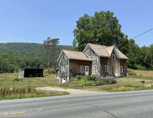 2075 NYS Route 9N